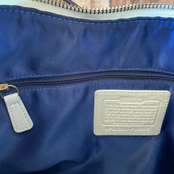 Coach Signature Stitched Yellow Cream Patent Leather Hobo Shoulder Bag F19282 - Picture 7 of 12